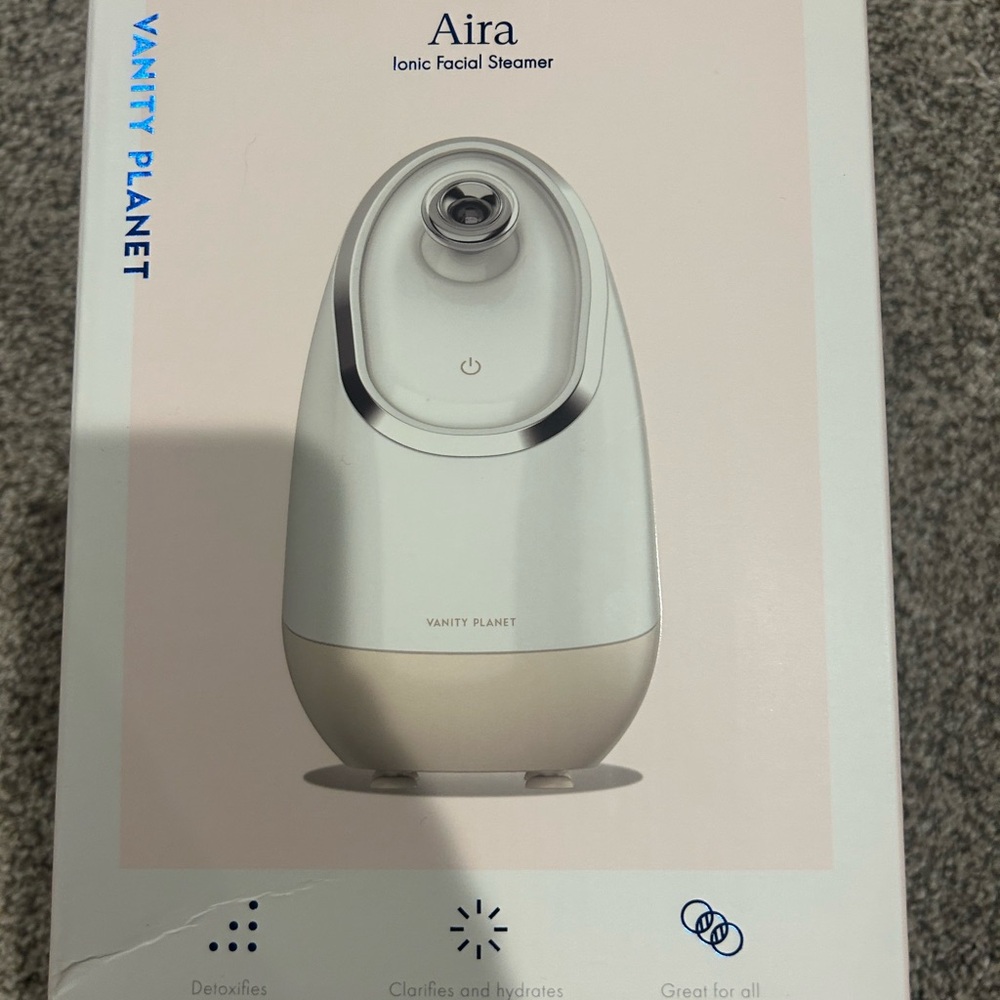Vanity Planet Aira Ionic Facial Steamer - White and Cream never opened or used